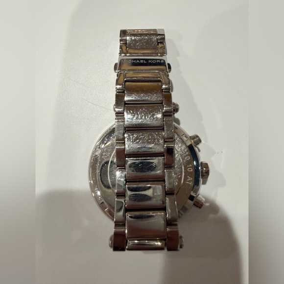 Michael Kors MK5275 Women Silver Stainless Steel Analog Dial Quartz Watch